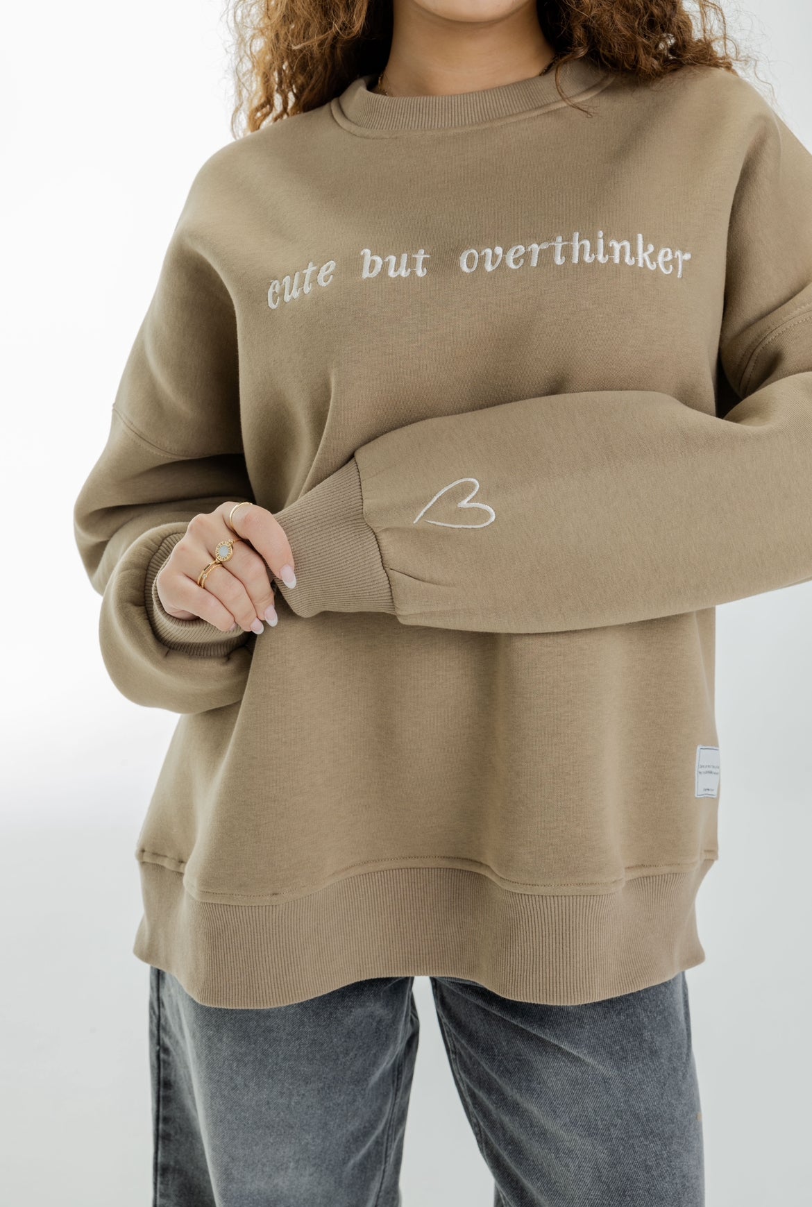 Cute but overthinker in Cafe